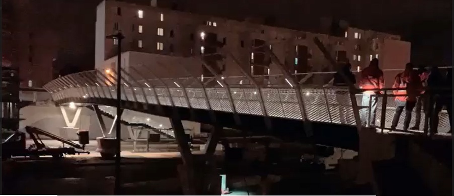 Passerelle des Miroirs