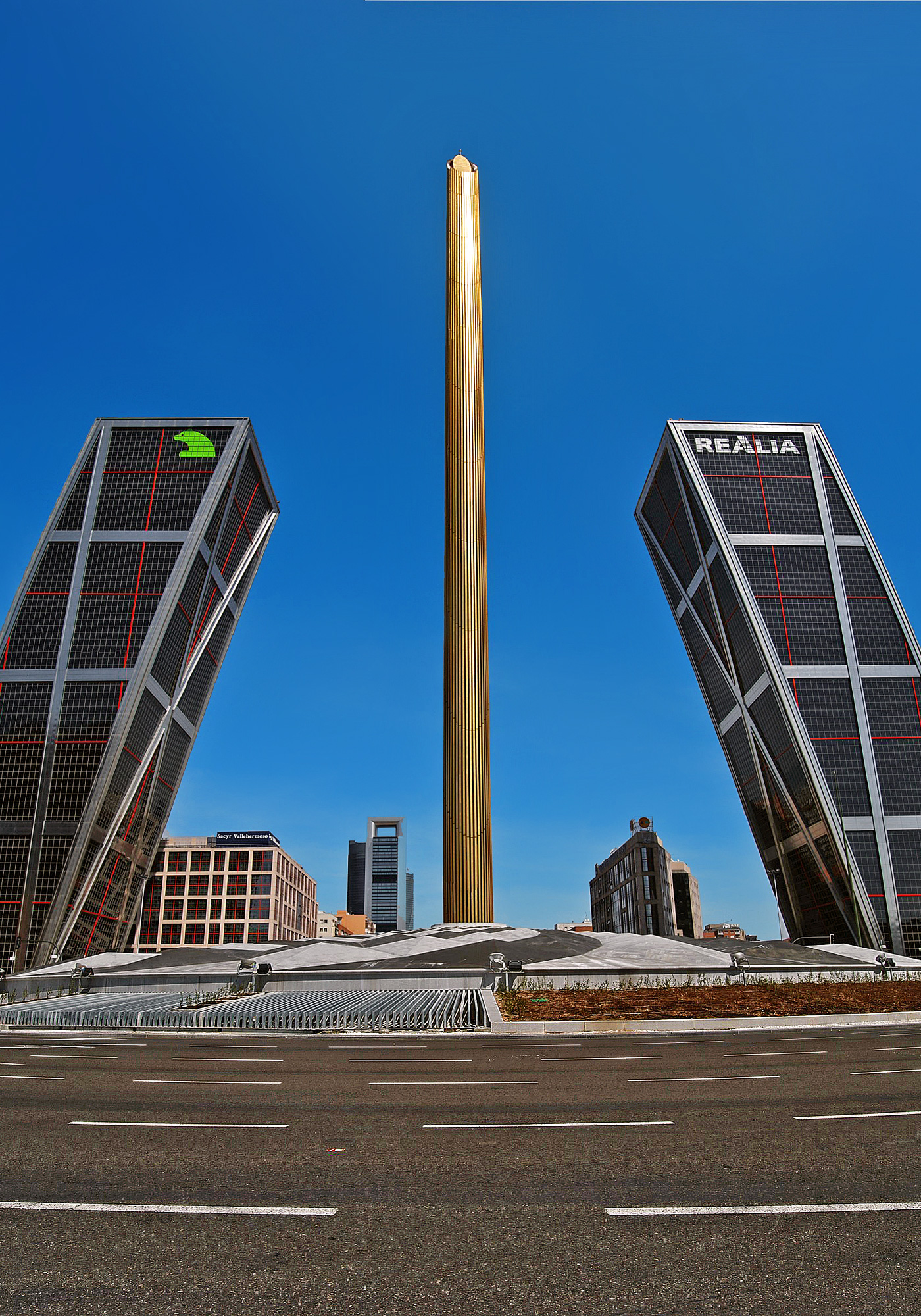 Obelisco Plaza Castilla — 5