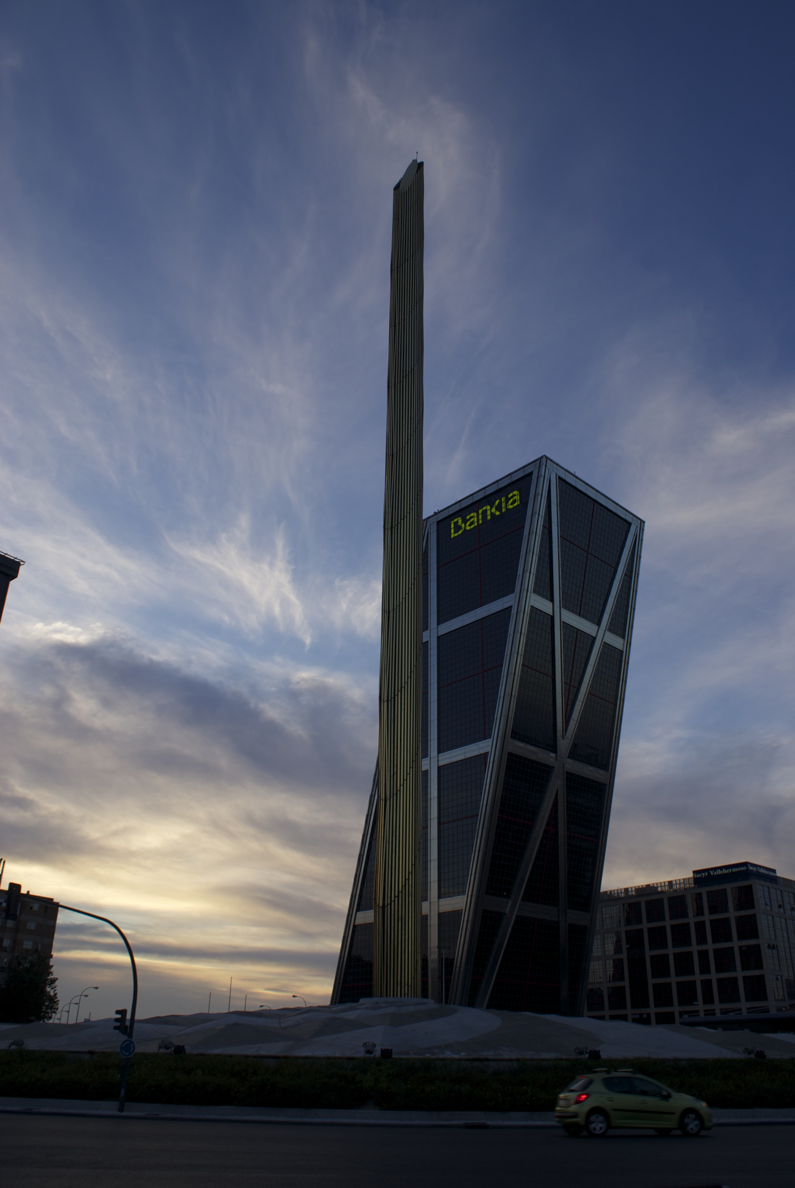 Obelisco Plaza Castilla — 6